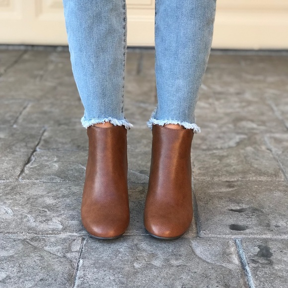 Cognac Back Zipper Block Heel Booties - Picture 5 of 8